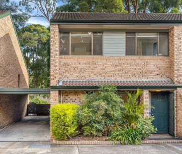 Townhouse with Open Plan Living - Photo 1