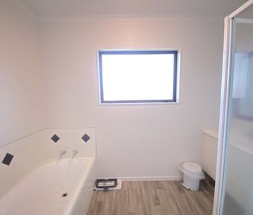 Avenues Abode - Photo 1