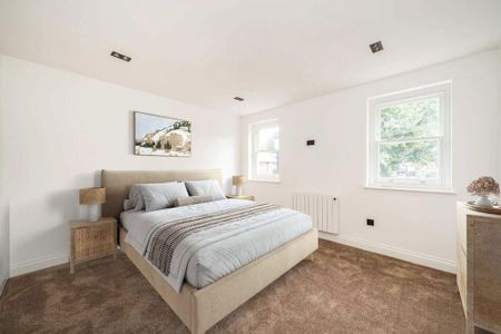 3 bedroom flat to rent - Photo 3