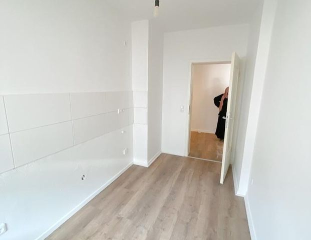 Einziehen und wohlfühlen – 2-Zimmer-Wohnung mit Wanne & separater Küche - Photo 1