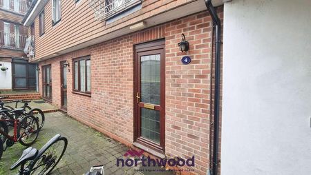 Bartholomew Street West, Central, Exeter, EX4 - Photo 4