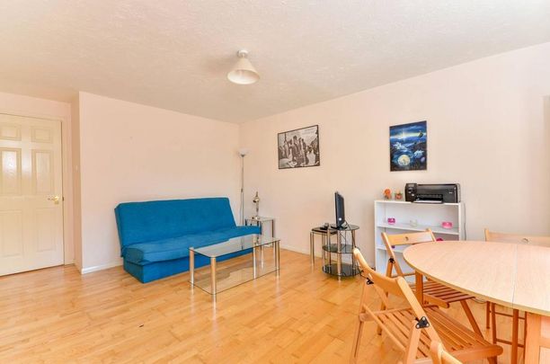 1 bedroom flat to rent - Photo 1