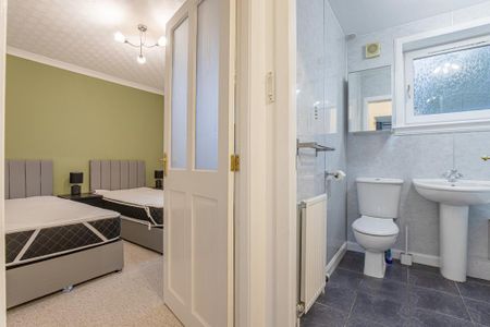 2 bedroom terraced house to rent - Photo 4