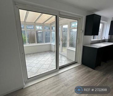 3 bedroom terraced house to rent - Photo 6