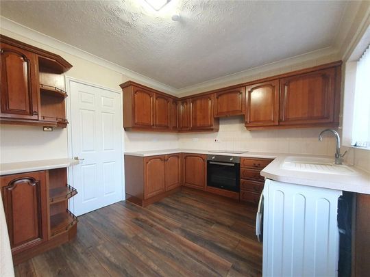 3 bedroom bungalow to rent - Photo 1