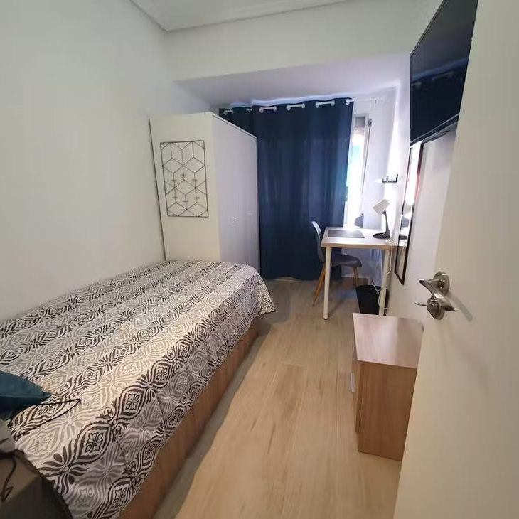 Carrer de la Reina, Valencia, Valencian Community 46011 - Photo 1