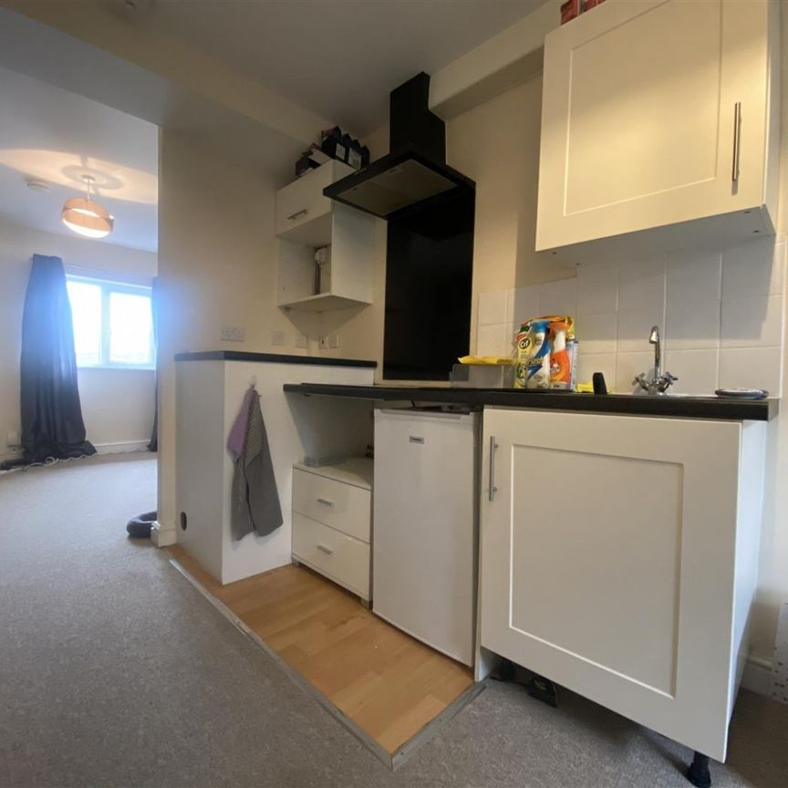 1 Bedroom Flat - Studio To Let - Photo 1