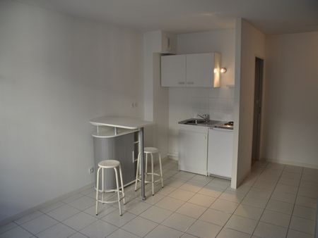 Location Appartement 2 pièces 38m² - Photo 3
