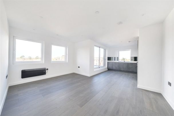 Rosemount Avenue, West Byfleet, Surrey, KT14 - Photo 1