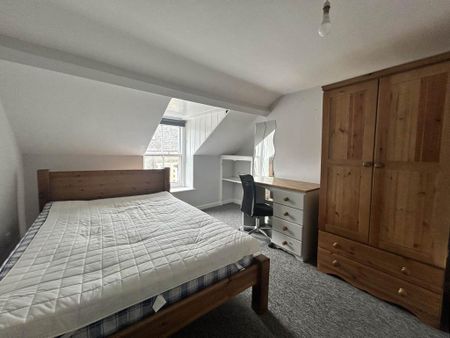 6 bedroom house to rent - Photo 2