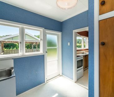 Welcome to 27 Goldsborough Avenue. - Photo 6