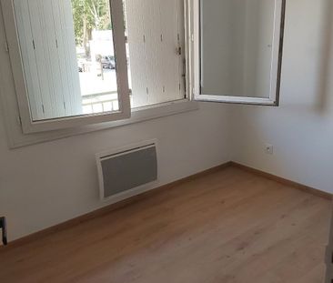 Location Appartement 4 pièces 81m² NARBONNE 11100 - Photo 5