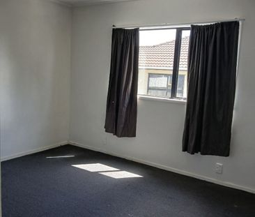 Comfortable 3-Bedroom Home in Randwick Park - Photo 6