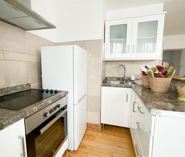 Terminus Road, Eastbourne - Photo 2