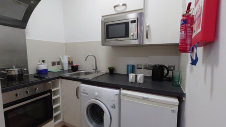 4 bedroom flat to rent - Photo 5