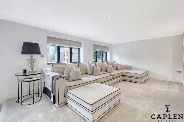 5 bedroom detached house to rent - Photo 1