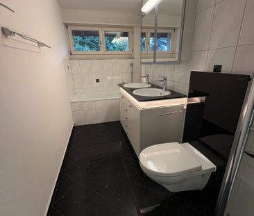 ***Helle 4.5-Zimmer-Wohnung mit Balkon*** - Photo 5