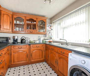 3 bedroom semi-detached house to rent - Photo 6