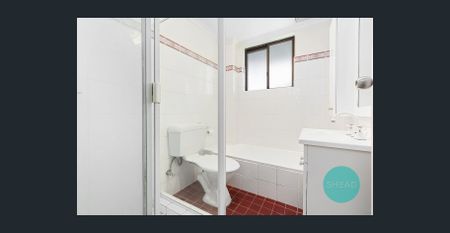 SPACIOUS TWO BEDROOM UNIT WITH TWO BALCONIES - Photo 4