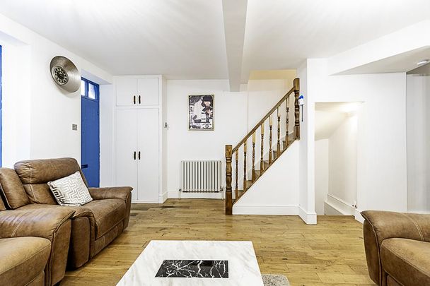 4 bedroom house to rent - Photo 1