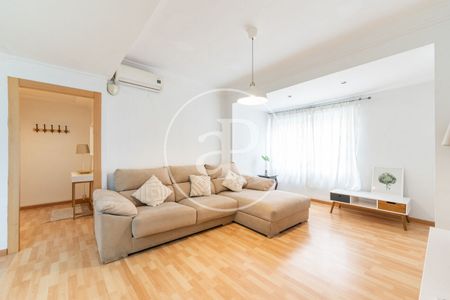 Two bedroom apartment in the Central Market of Valencia. - Photo 4