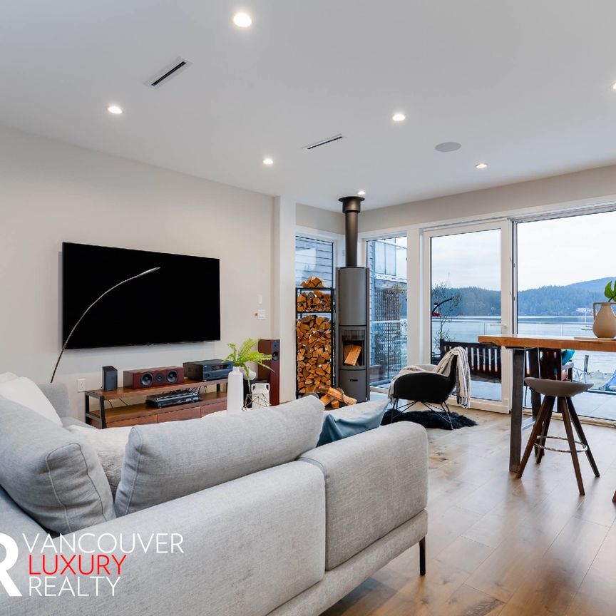 Upper Level Only in North Vancouver, BC - Photo 1