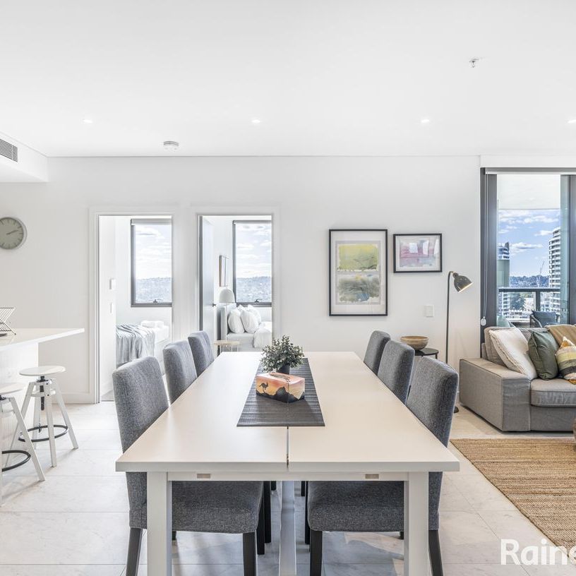 Stunning Modern 3 Bedroom Apartment With Resort Style Facilities & Optional Full Furnishings - Photo 1