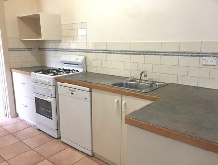 45 Charles Street, Glen Iris VIC 3146 - House For Rent | Domain - Photo 5