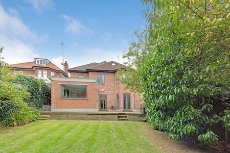 5 Bedroom Detached To Let - Photo 5