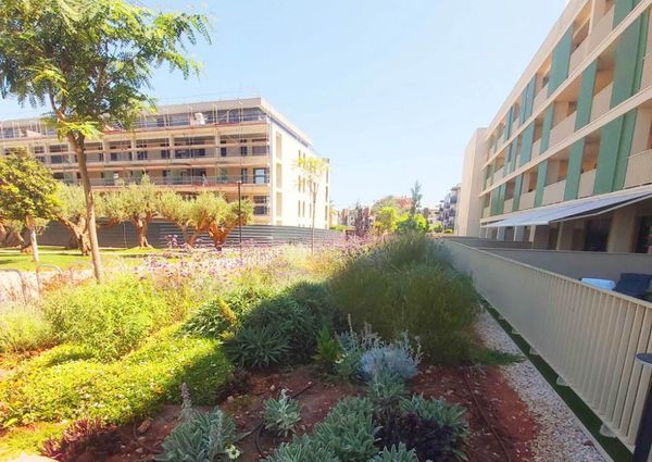 For rent long term NEW and MODERN apartment with 2 bedrooms in Denia