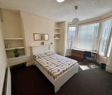 6 Bed Semi-Detached House, Lenton Boulevard, NG7 - Photo 5