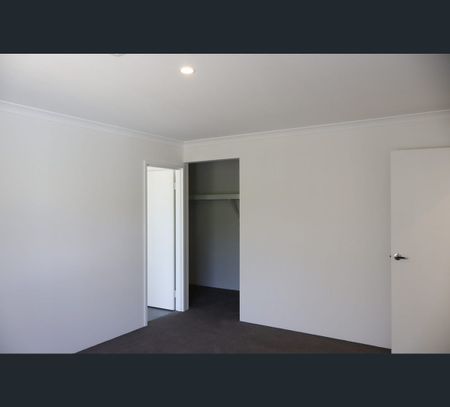 29 Ainsworth Crescent, Mandogalup, WA 6167 - Photo 4