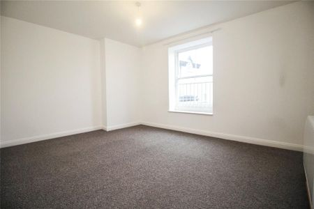 3 bedroom flat to rent - Photo 5