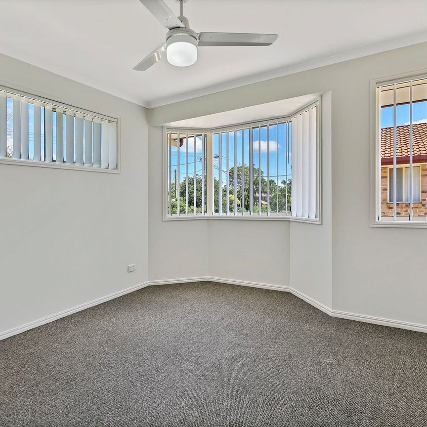 Air-Conditioned Townhouse in Central Location! - Photo 1