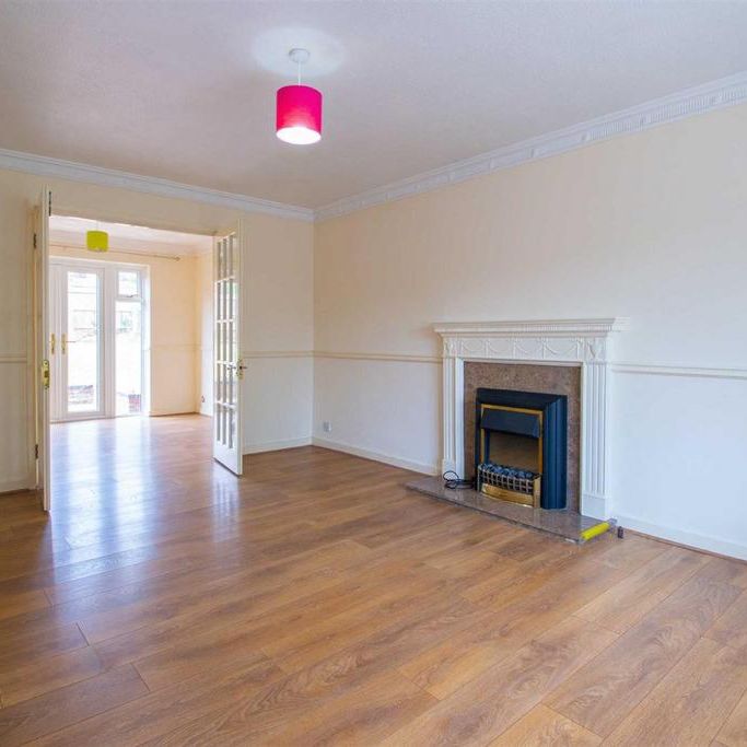 5 bedroom detached house to rent - Photo 1