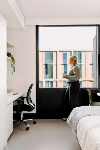 Single Studio Apartment - Photo 2