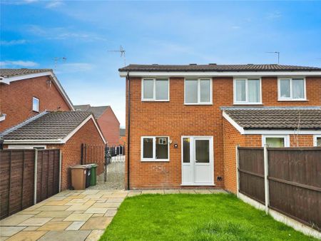 2 bedroom semi-detached house to rent - Photo 3