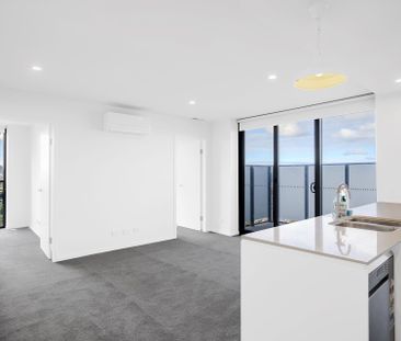 Two bedroom located in the heart of Gungahlin - Photo 2