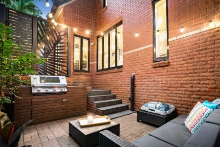 Spacious, Stylish & Low-Maintenance Family Home in a Prime Location - Photo 2
