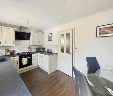 2 bedroom semi-detached house to rent - Photo 5