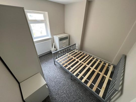 4 bedroom terraced house to rent - Photo 1