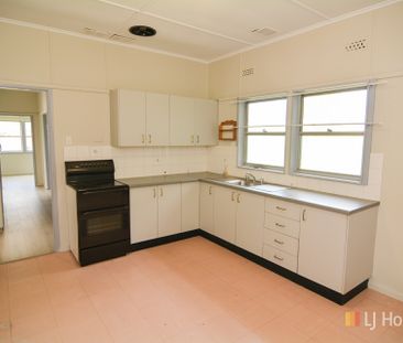 3 BEDROOM HOME - Photo 3