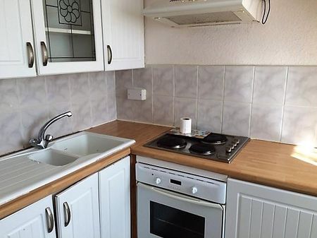 1 bedroom flat to rent - Photo 2