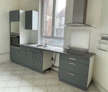 A DEUX PAS DE LA BASILIQUE TYPE 3 DANS IMMEUBLE ART DECO - Photo 3