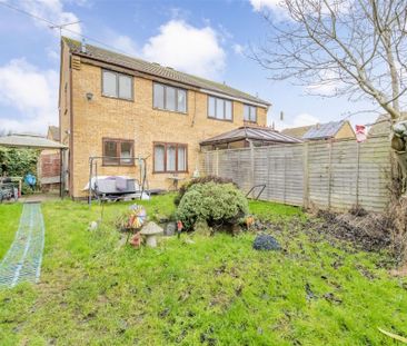 3 bed House - Semi-Detached To Let - Photo 4