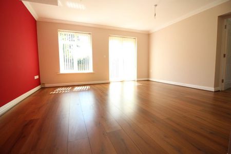 3 bedroom semi-detached house to rent - Photo 2