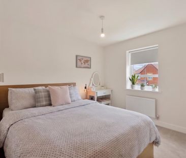 3 bedroom semi-detached house to rent - Photo 3