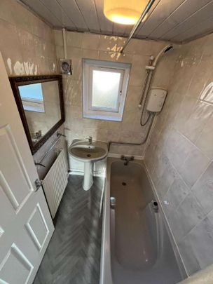 Balmoral Road, Clifton, Swinton, Manchester, M27 - Photo 1