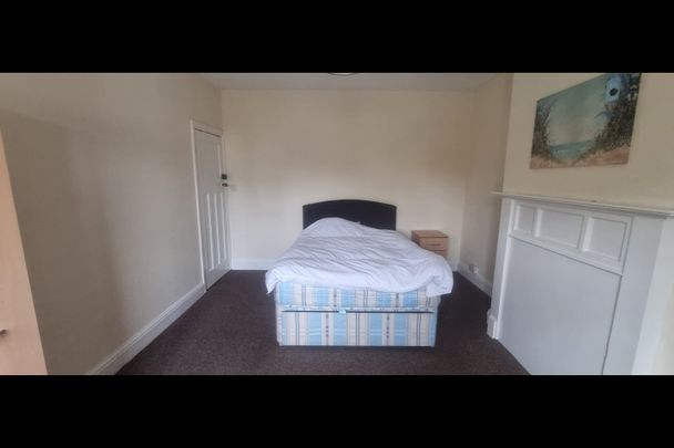 3 Bed Flat, Harborne Birmingham, B17 - Photo 1