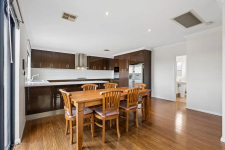 Spacious & Modern Living in the Heart of Wembley - Photo 4